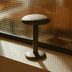 FLOS Gustave LED-Tischleuchte, Akku 927 Aluminium -Beleuchtungs Geschäft 10008971 2