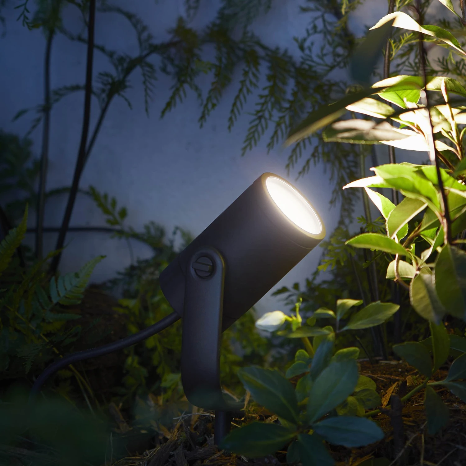 Philips Hue Lily Outdoor Bundle 3er-Spot + Bridge 6 Philips Hue Lily Outdoor Bundle 3er-Spot + Bridge – Bild 4