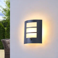 Lindby Vimal Außenwandlampe Aluminium E27 Sensor