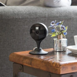 Yale Wi-Fi Innenkamera, Full HD -Beleuchtungs Geschäft 1079001 2