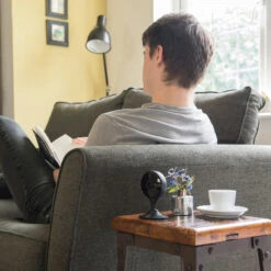 Yale Wi-Fi Innenkamera, Full HD -Beleuchtungs Geschäft 1079001 6