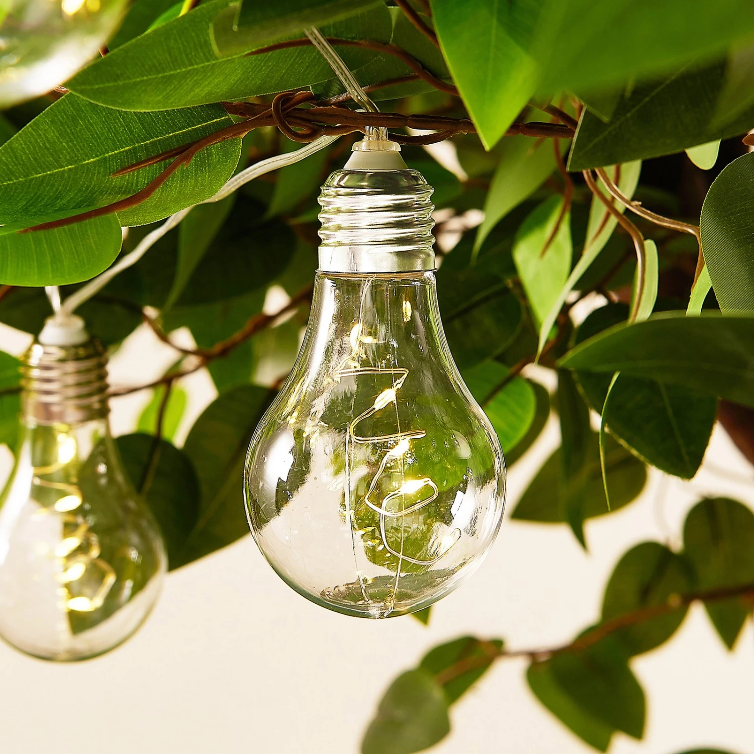 Lindby Lampini LED-Solar-Lichterkette 6 Lindby Lampini LED-Solar-Lichterkette – Bild 4