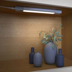 LEDVANCE Linear Slim RGBW Unterschranklampe 50cm 12 LEDVANCE Linear Slim RGBW Unterschranklampe 50cm -Beleuchtungs Geschäft 6106097 2