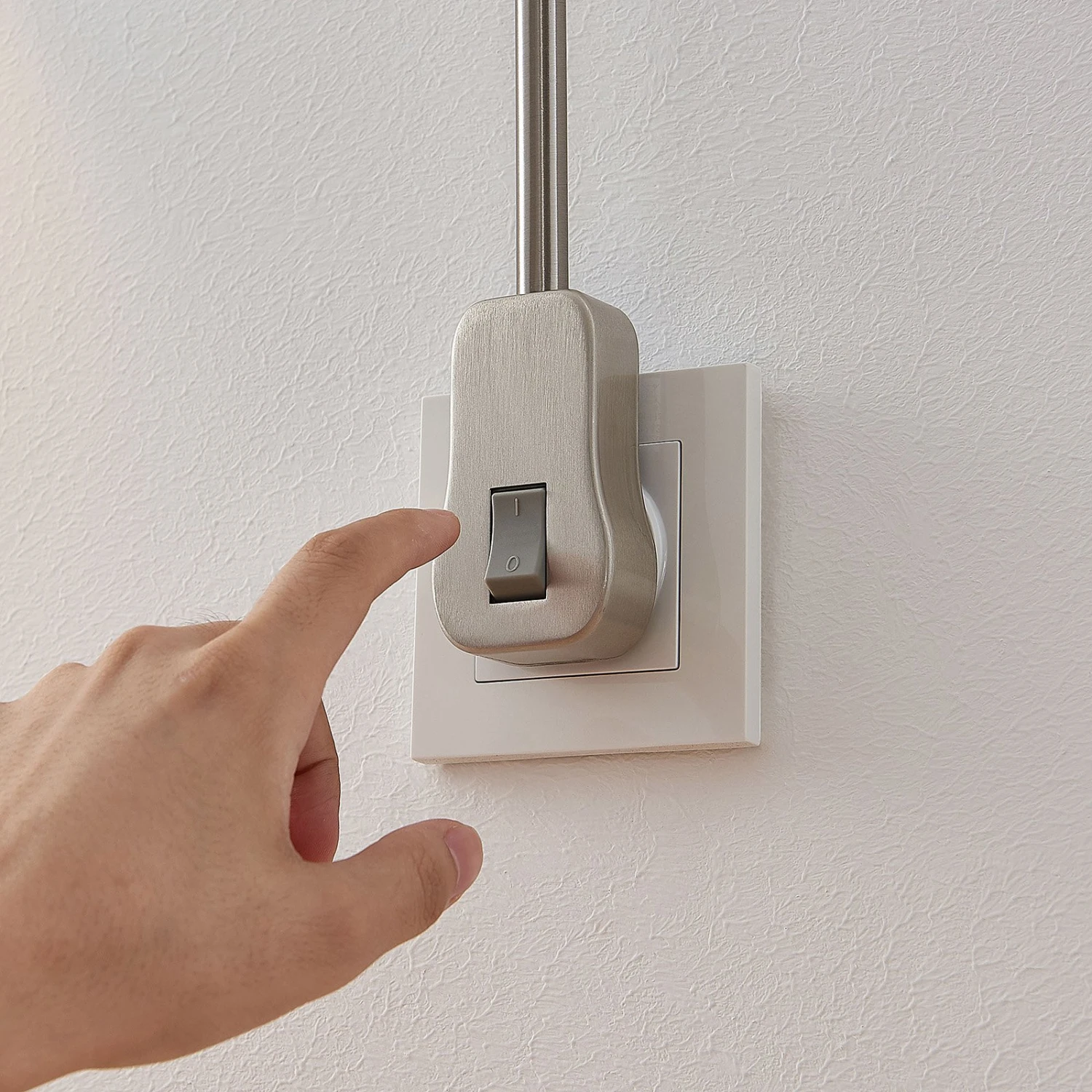 Lindby Nevyana Steckdosenlampe, Flexarm, Schalter 10 Lindby Nevyana Steckdosenlampe, Flexarm, Schalter – Bild 8