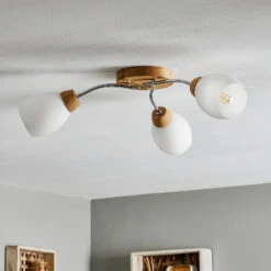 Dreiflammige Deckenleuchte Santa Mit Eichenholz 11 Dreiflammige Deckenleuchte Santa Mit Eichenholz -Beleuchtungs Geschäft 8574404 1