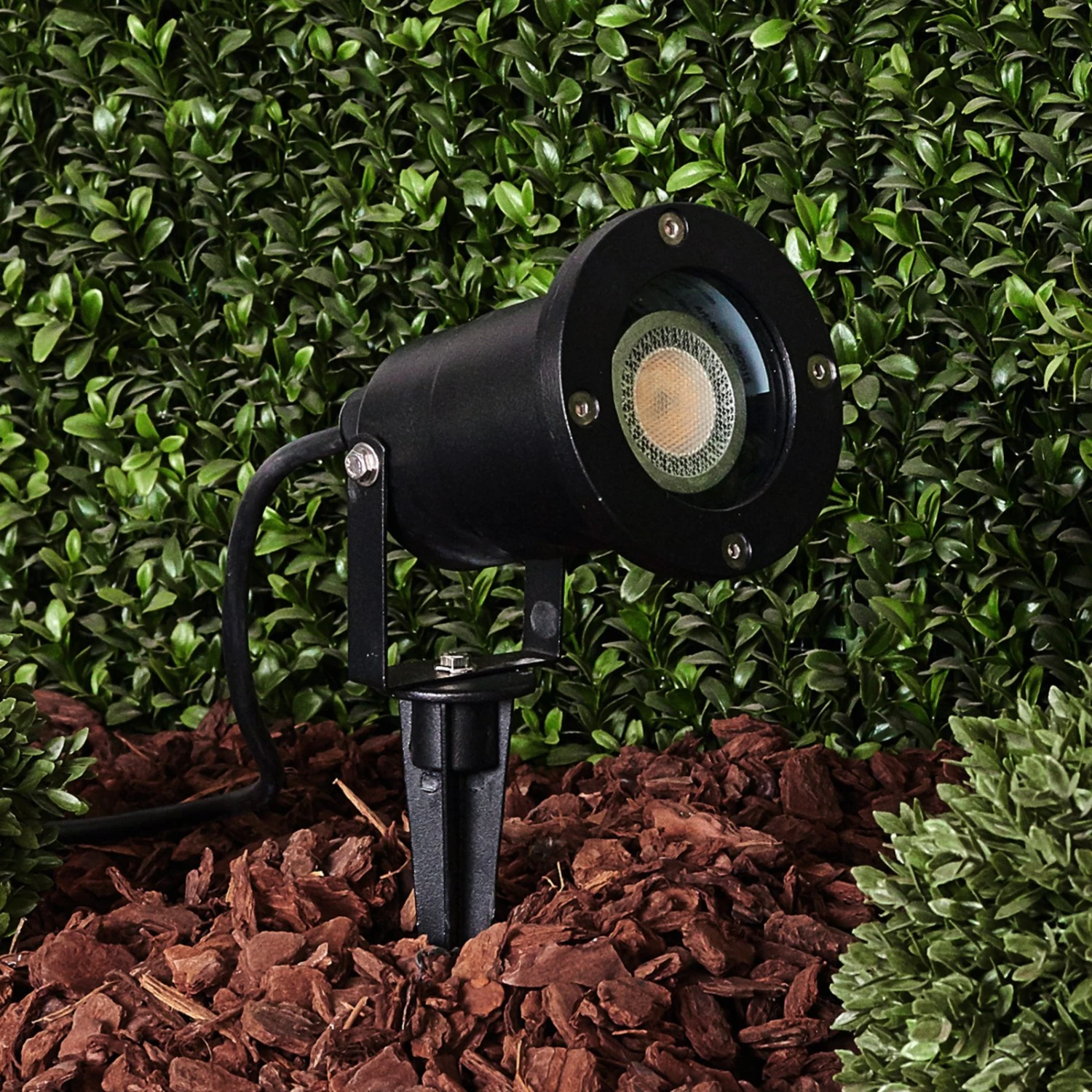 Schwarzer Außenstrahler Tessa Mit Erdspieß 3 Schwarzer Außenstrahler Tessa Mit Erdspieß