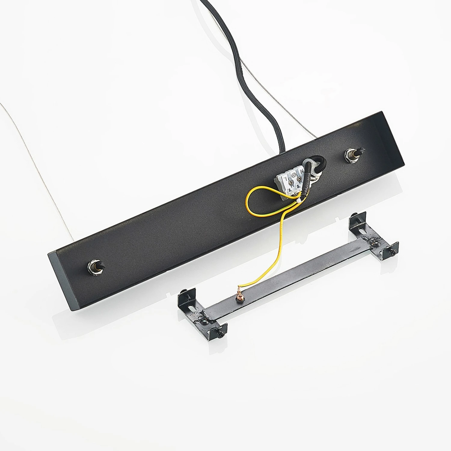 Lindby Malwin Holz-Pendelleuchte, Lang, 6-fl., E27 11 Lindby Malwin Holz-Pendelleuchte, Lang, 6-fl., E27 – Bild 9