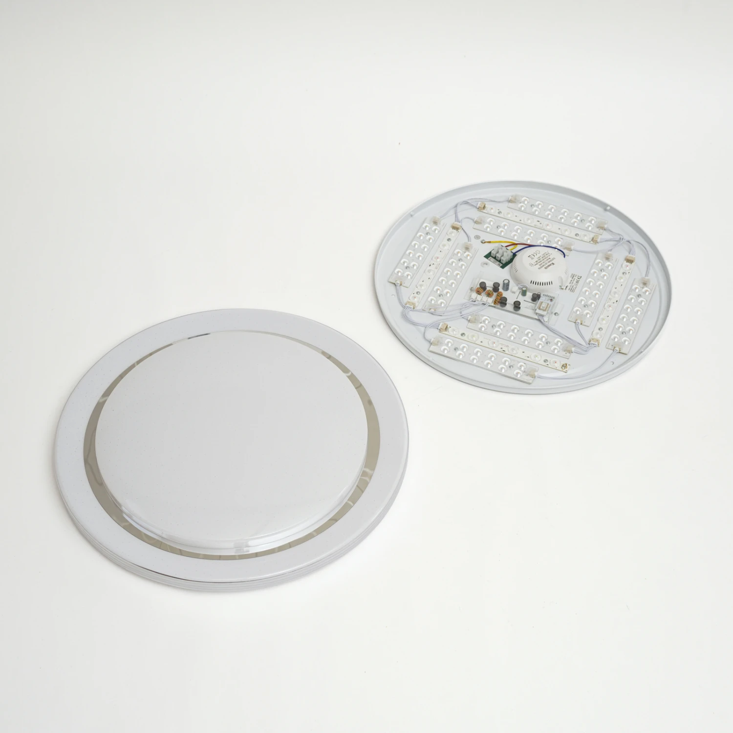 Lindby Mizuni LED-Deckenleuchte, RGBW Smart 48 Cm 10 Lindby Mizuni LED-Deckenleuchte, RGBW Smart 48 Cm – Bild 8