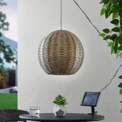 Lindby Catrica LED-Solar-Pendellampe, Rattanoptik 12 Lindby Catrica LED-Solar-Pendellampe, Rattanoptik -Beleuchtungs Geschäft 9945522 1