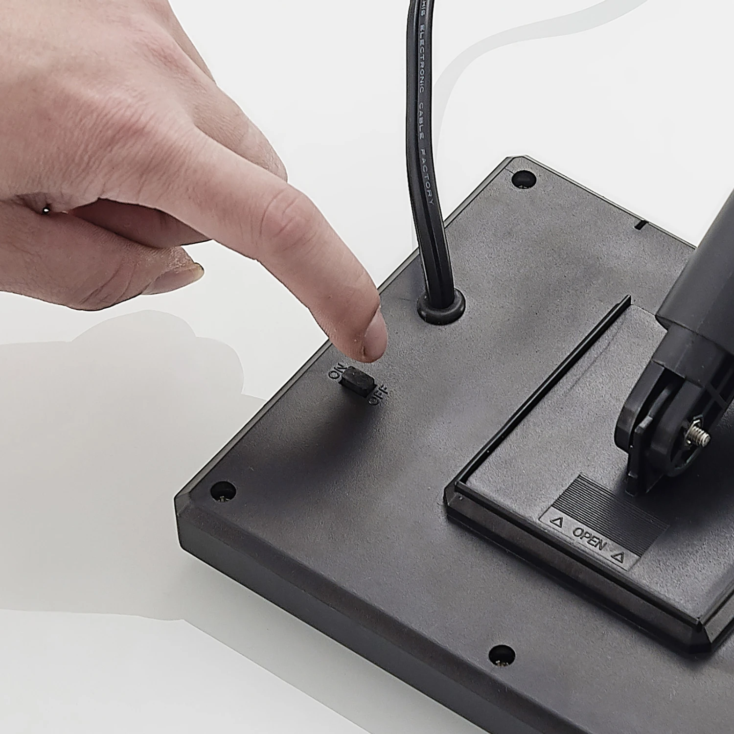 Lindby Catrica LED-Solar-Pendellampe, Rattanoptik 10 Lindby Catrica LED-Solar-Pendellampe, Rattanoptik – Bild 8