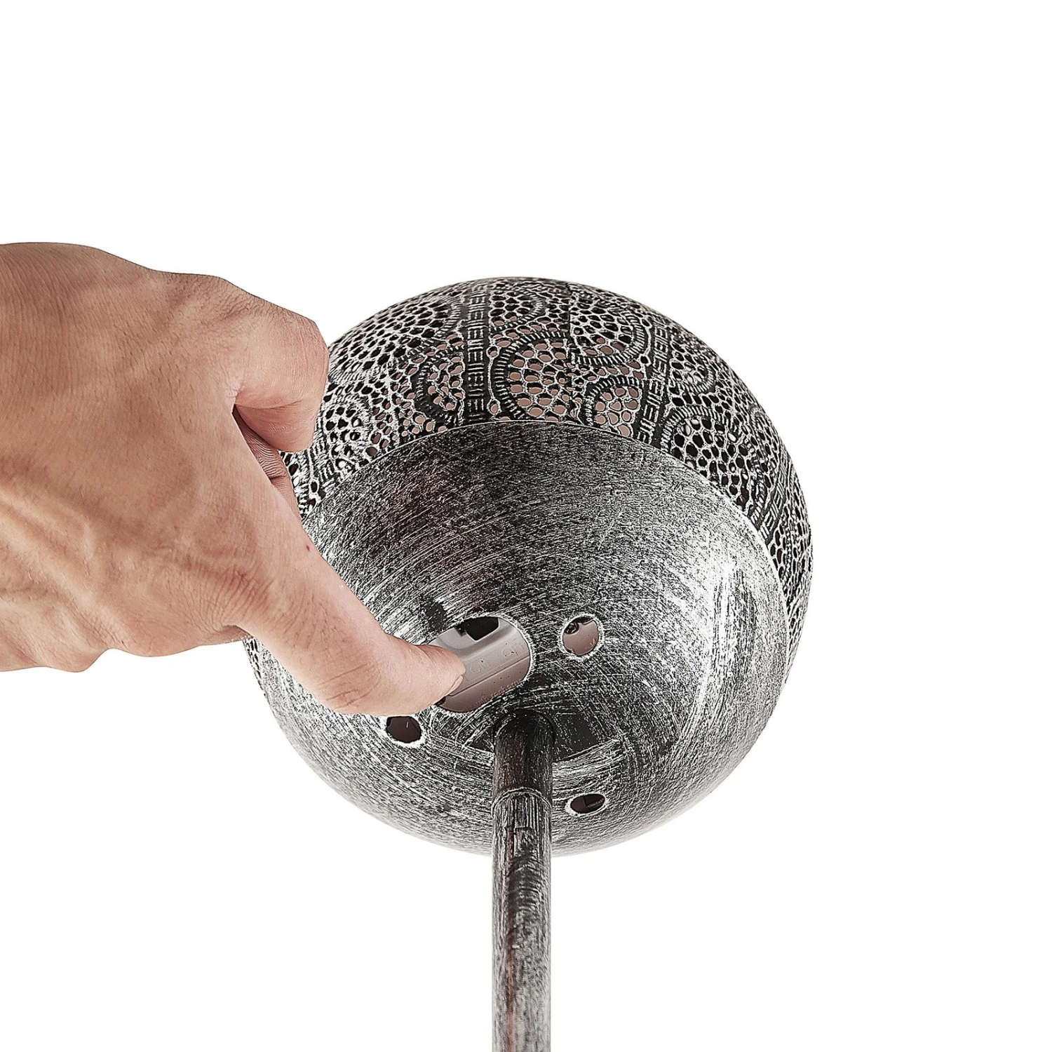 Lindby Miliana LED-Solar-Erdspießlampe, Silber 10 Lindby Miliana LED-Solar-Erdspießlampe, Silber – Bild 8